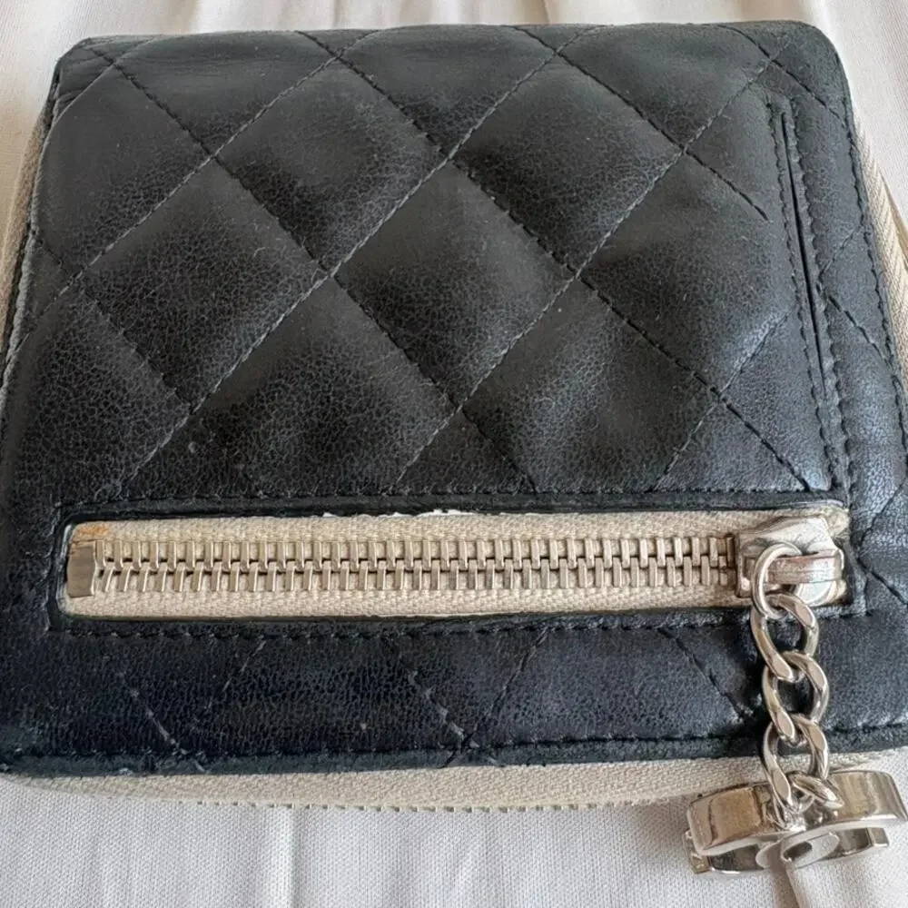 Vintage Chanel Black Quilted Compact Zip Wallet - CC Zipper Pull